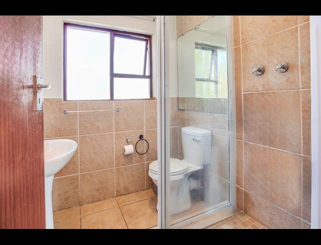 3 BEDROOM HOUSE FOR SALE IN DOUGLASDALE